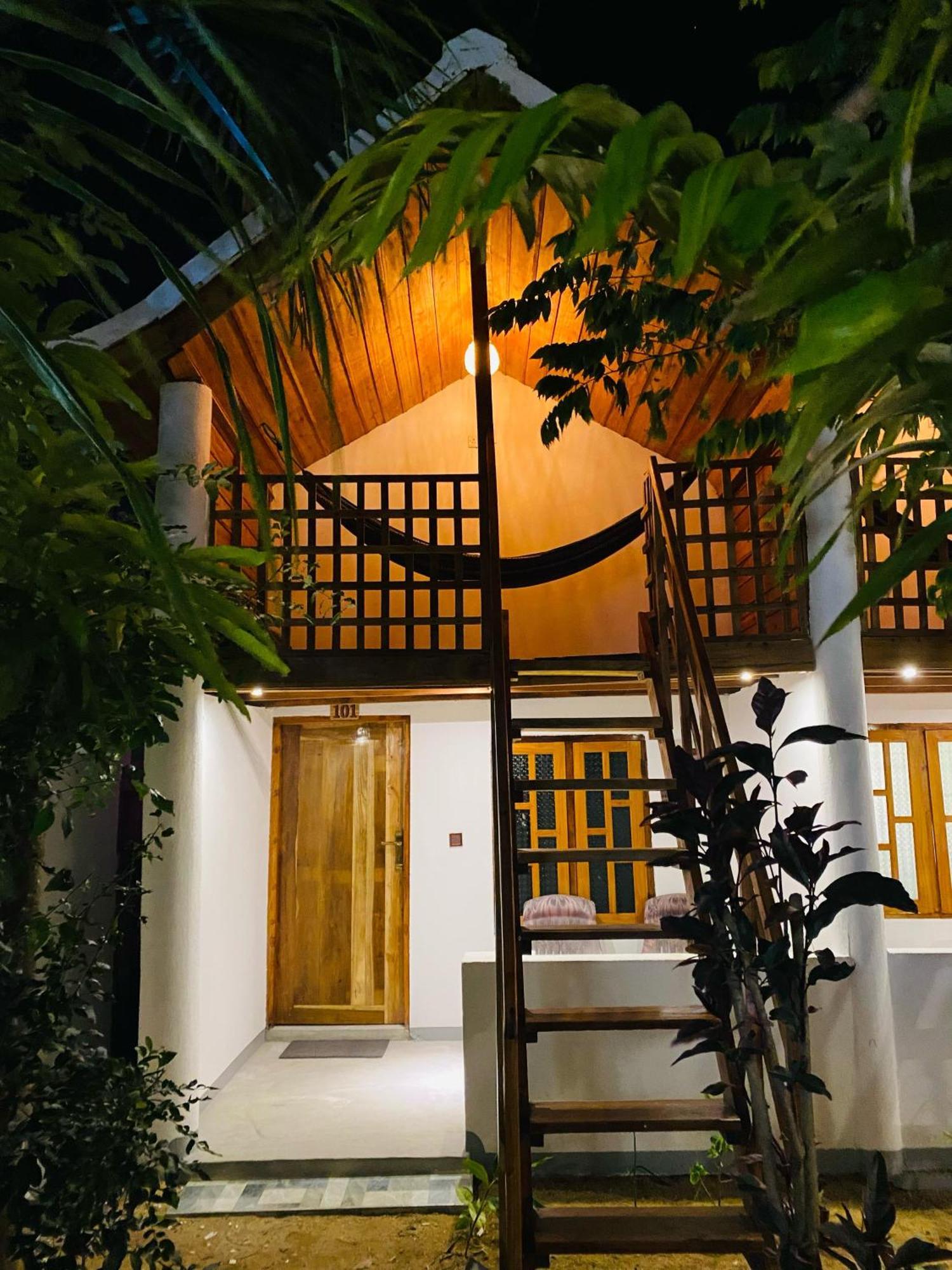 Beach Wave Hotel Arugam Bay Esterno foto