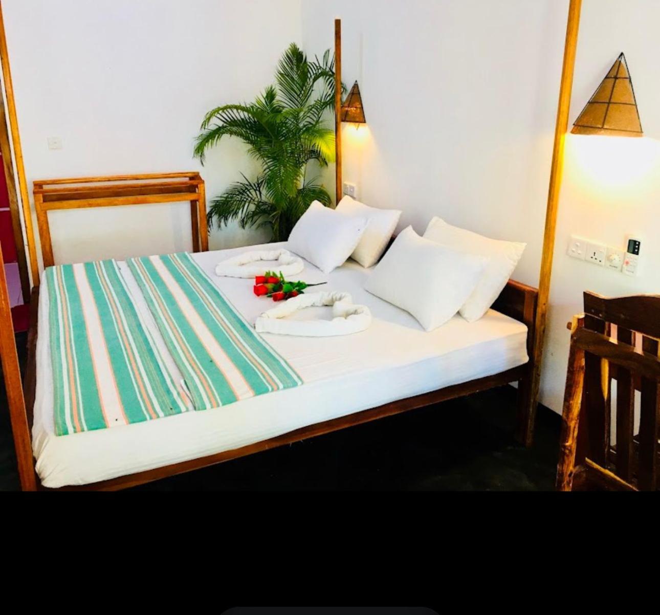 Beach Wave Hotel Arugam Bay Esterno foto