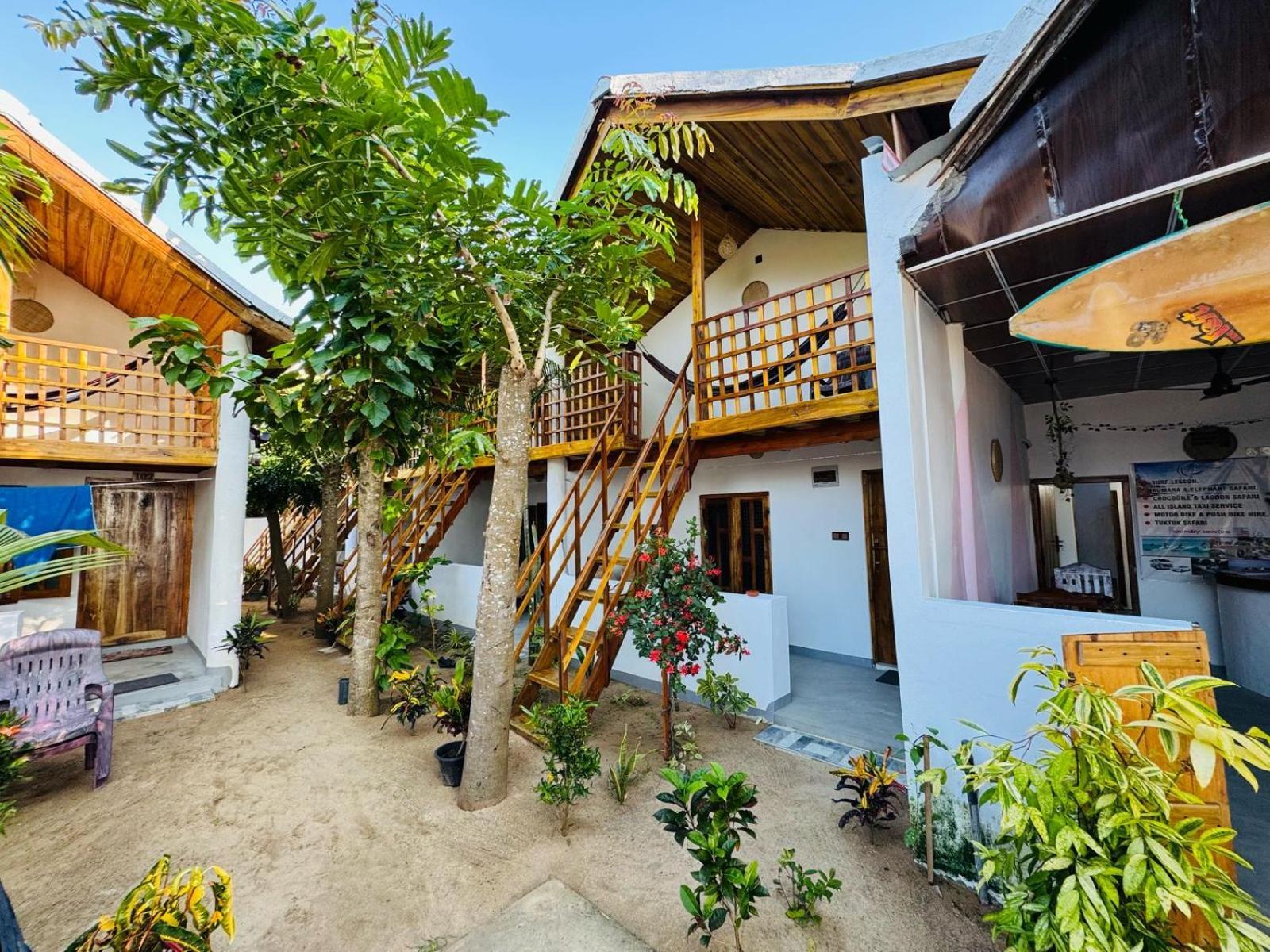 Beach Wave Hotel Arugam Bay Esterno foto